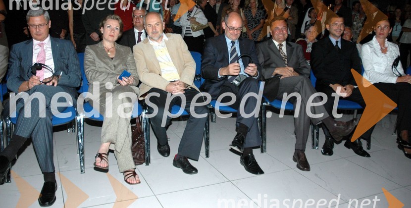 ..., ..., ..., Guntram Drexel, lastnik podjetja Aspiag AG (Austria SPAR International AG), Zoran Jankovič, župan Ljubljane, Igor Mervič, generalni direktor Spar Slovenija in ...Otvoritev prenovljenega nakupovalnega središča City park v Ljubljani