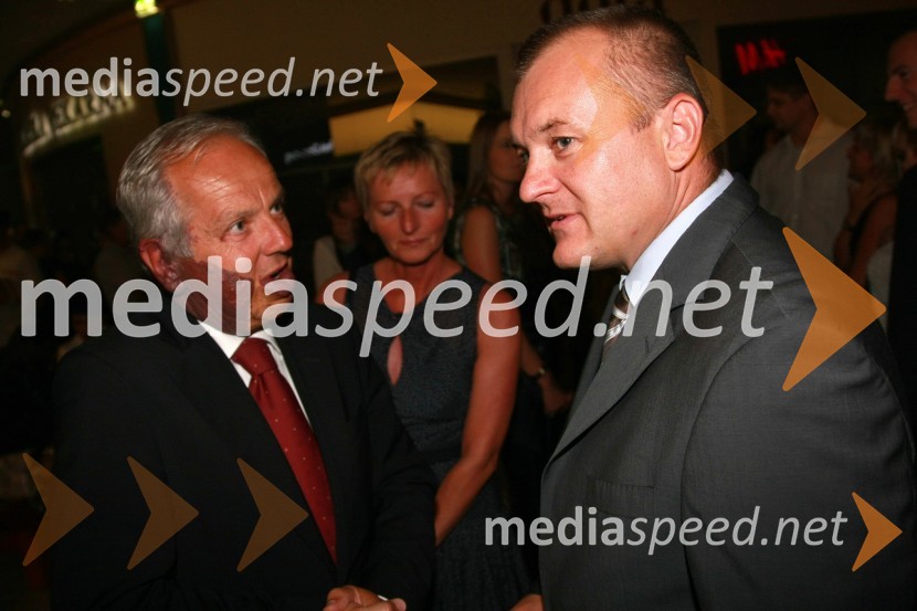 Dušan Drofenik, član uprave Banke Celje in Franc Kangler, mariborski županOtvoritev prenovljenega nakupovalnega središča Europark