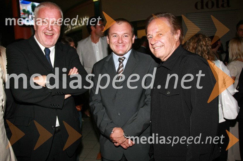 Marjan Pinter, direktor Konstruktor vgr. d.o.o., Franc Kangler, mariborski župan in Alfi Nipič, pevecOtvoritev prenovljenega nakupovalnega središča Europark