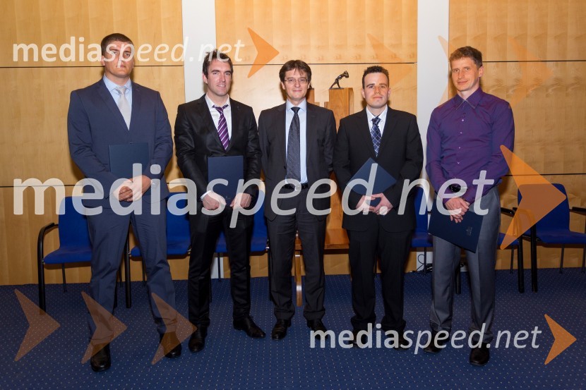 dr. Aleš Štricelj, Fakulteta za elektrotehniko, računalništvo in informatiko, UM; dr. Marko Kočevar, Fakulteta za elektrotehniko, računalništvo in informatiko, UM; prof. dr. Zdravko Kačič, prorektor za finančne zadeve Univerze v Mariboru; dr. Iztok Blazinšek, Fakulteta za elektrotehniko, računalništvo in informatiko, UM; dr. Aleš Zelenik, Fakulteta za elektrotehniko, računalništvo in informatiko, UMPromocija doktorjev znanosti UM, junij 2015