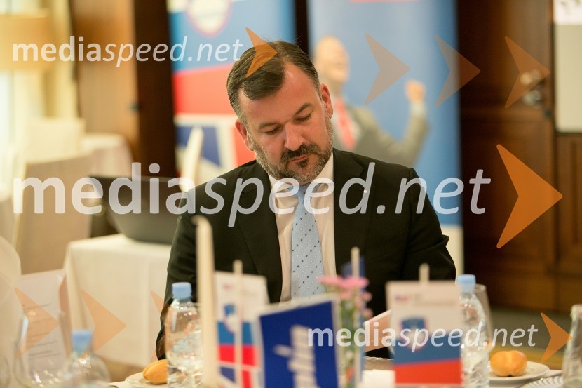  Jože Oberstar, podpredsednik Britansko-slovenske gospodarske zbornicePoslovna večerja, Britansko-slovenska gospodarska zbornica