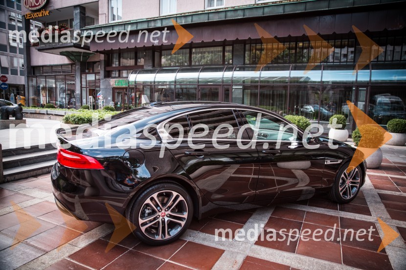 Jaguar XEJaguar XE, slovenska predstavitev