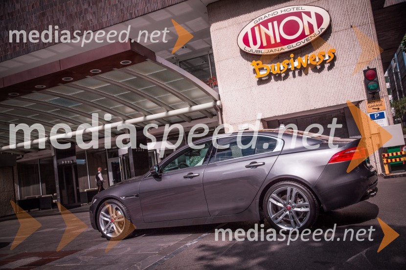 Jaguar XEJaguar XE, slovenska predstavitev