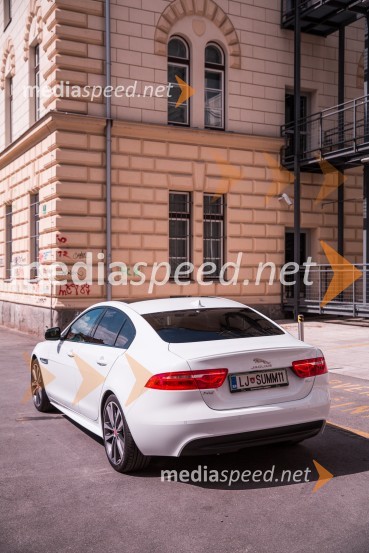 Jaguar XEJaguar XE, slovenska predstavitev