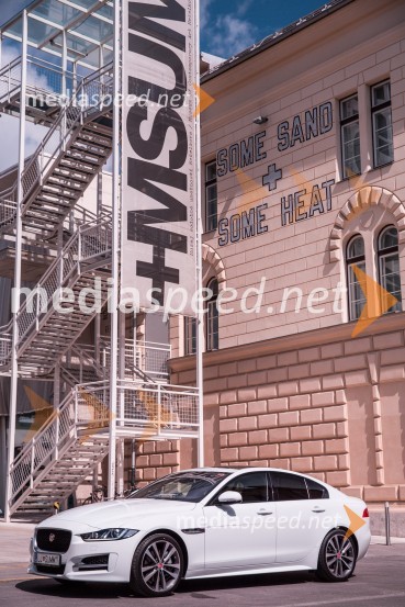 Jaguar XEJaguar XE, slovenska predstavitev