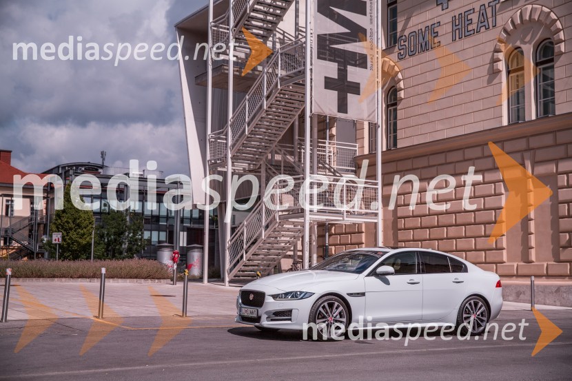 Jaguar XEJaguar XE, slovenska predstavitev