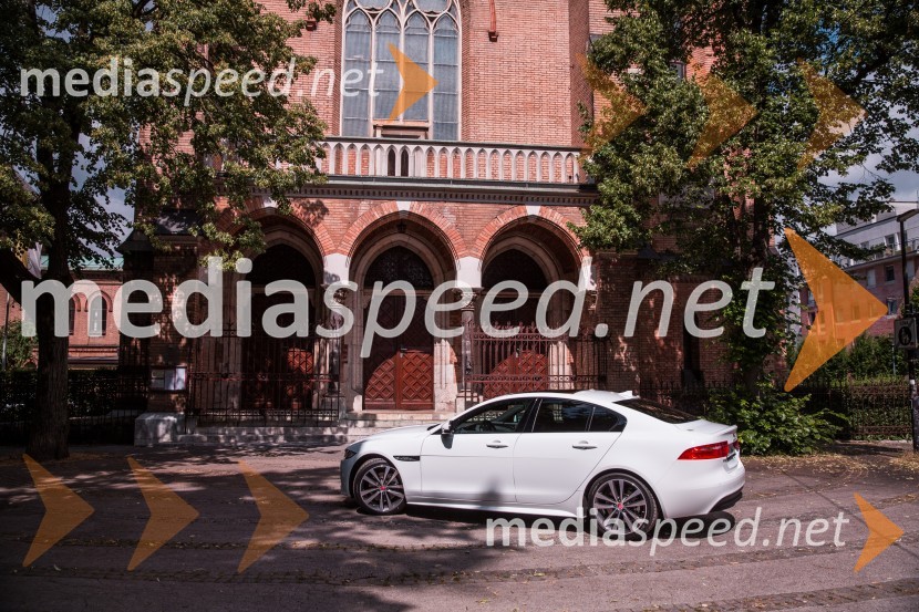 Jaguar XEJaguar XE, slovenska predstavitev