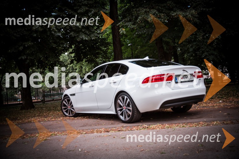 Jaguar XEJaguar XE, slovenska predstavitev