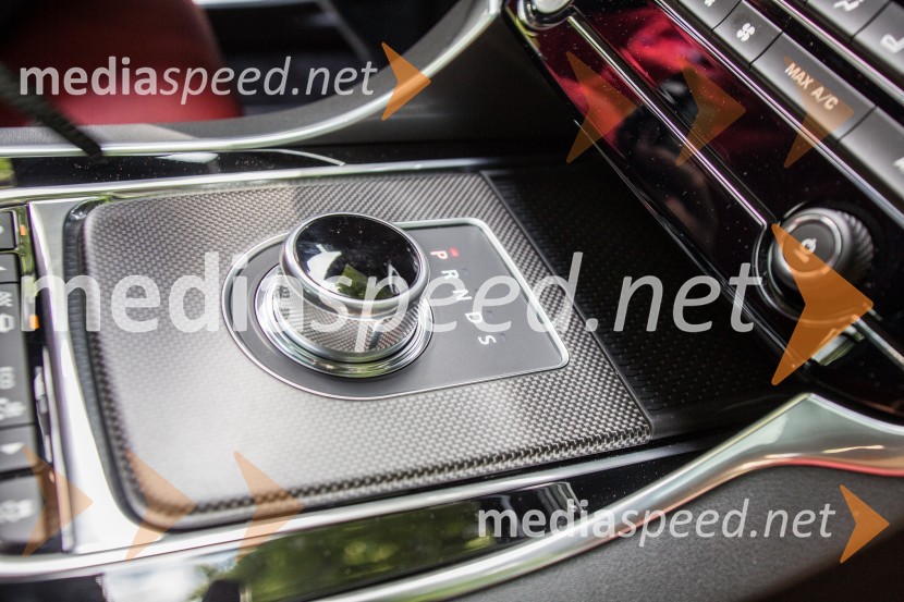 Jaguar XE, notranjostJaguar XE, slovenska predstavitev