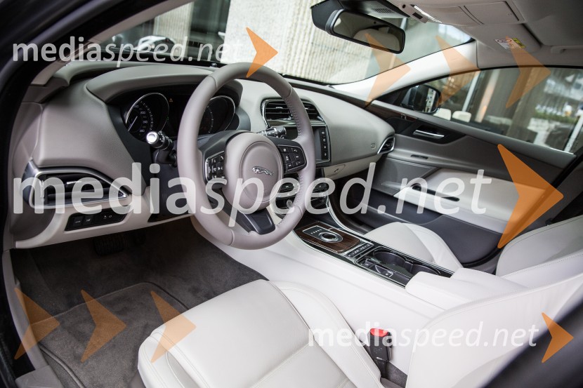 Jaguar XE, notranjostJaguar XE, slovenska predstavitev