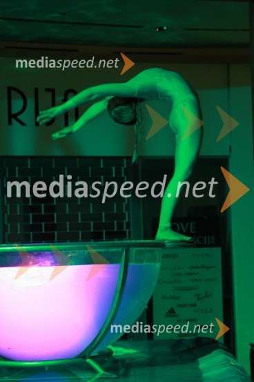 Charlotte Höfer - AmazoniaOtvoritev prenovljenega nakupovalnega središča Europark