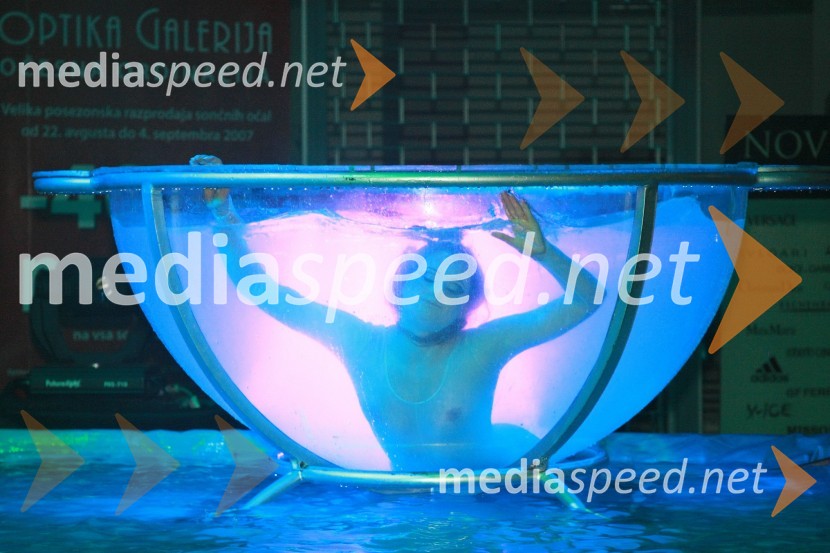 Charlotte Höfer - AmazoniaOtvoritev prenovljenega nakupovalnega središča Europark