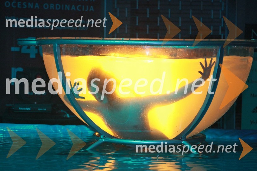 Charlotte Höfer - AmazoniaOtvoritev prenovljenega nakupovalnega središča Europark