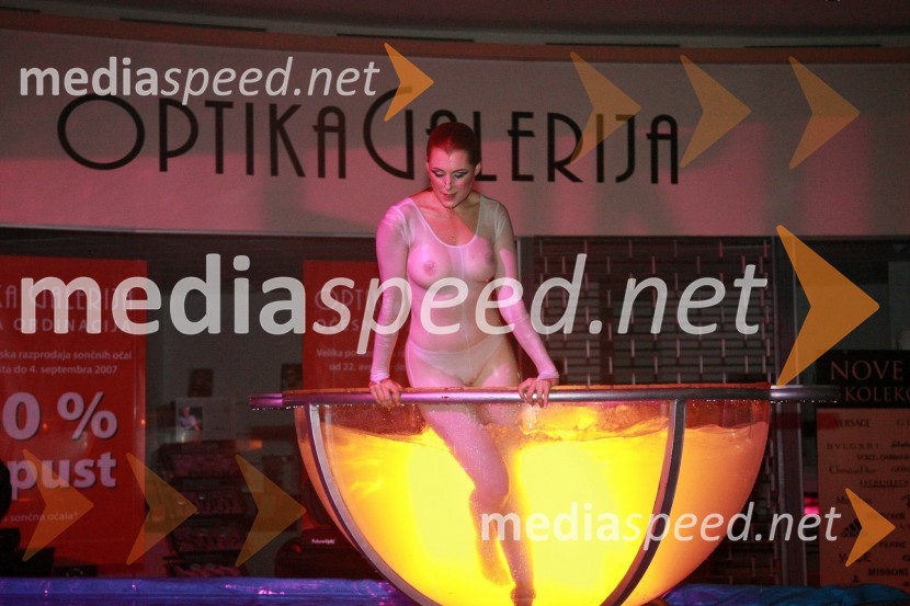 Charlotte Höfer - AmazoniaOtvoritev prenovljenega nakupovalnega središča Europark