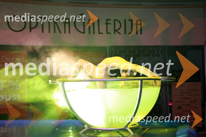 Charlotte Höfer - AmazoniaOtvoritev prenovljenega nakupovalnega središča Europark