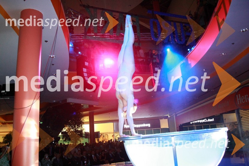 Charlotte Höfer - AmazoniaOtvoritev prenovljenega nakupovalnega središča Europark