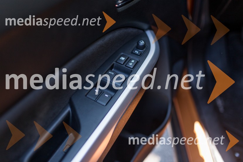 Suzuki Vitara 1.6 VVT 4WD, elektrifikacija vratSuzuki Vitara 1.6 VVT 4WD, mediaspeed test