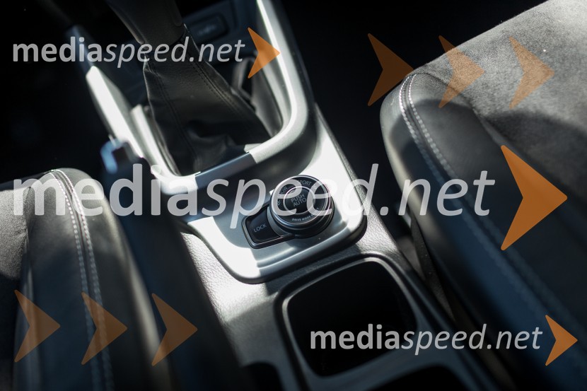 Suzuki Vitara 1.6 VVT 4WD, preklapljanje z vrtljivim gumbomSuzuki Vitara 1.6 VVT 4WD, mediaspeed test