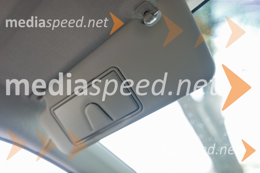 Suzuki Vitara 1.6 VVT 4WD, zakrito ogledaloSuzuki Vitara 1.6 VVT 4WD, mediaspeed test