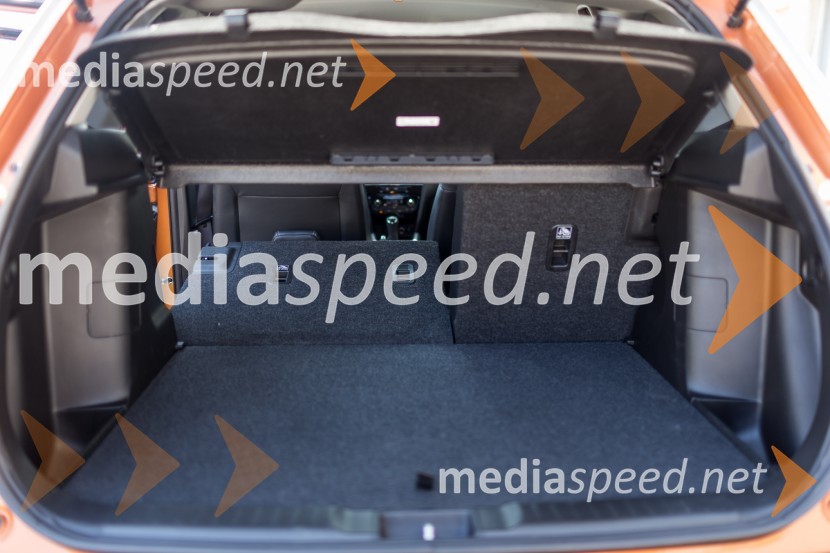 Suzuki Vitara 1.6 VVT 4WD, prtljažnik se povečuje do 1.120 litrovSuzuki Vitara 1.6 VVT 4WD, mediaspeed test