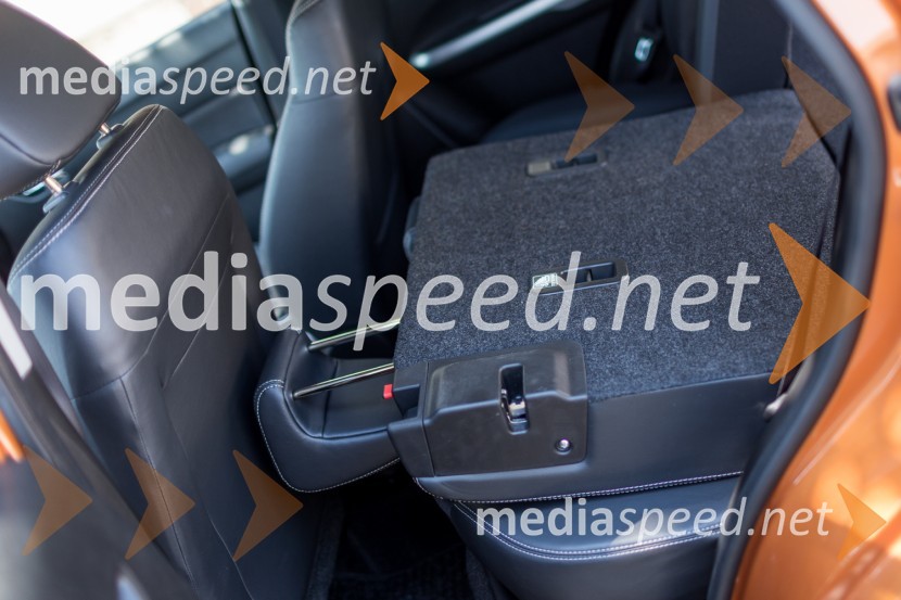 Suzuki Vitara 1.6 VVT 4WD, preklopljen dvotretjinski naslonSuzuki Vitara 1.6 VVT 4WD, mediaspeed test