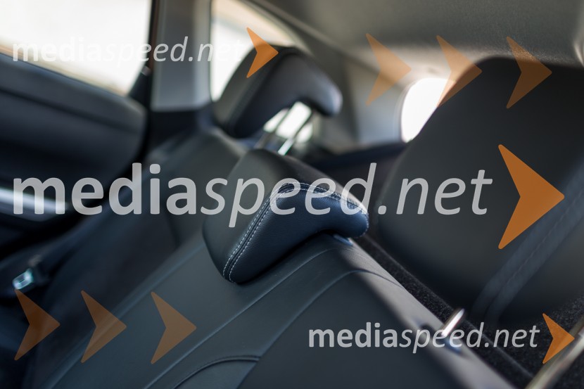 Suzuki Vitara 1.6 VVT 4WD, naslon zadnje klopiSuzuki Vitara 1.6 VVT 4WD, mediaspeed test