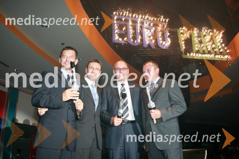 Igor Mervič, generalni direktor Spar Slovenija, Vlado Vedlin, direktor mariborskega Europarka, Guntram Drexel, lastnik podjetja Aspiag AG (Austria SPAR International AG) in Franc Kangler, mariborski županOtvoritev prenovljenega nakupovalnega središča Europark