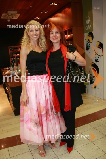 Miša Novak, povezovalka prireditve ter Miss Slovenije 1998 in Miša Vugrinec, urednica Večerove priloge BonbonOtvoritev prenovljenega nakupovalnega središča Europark