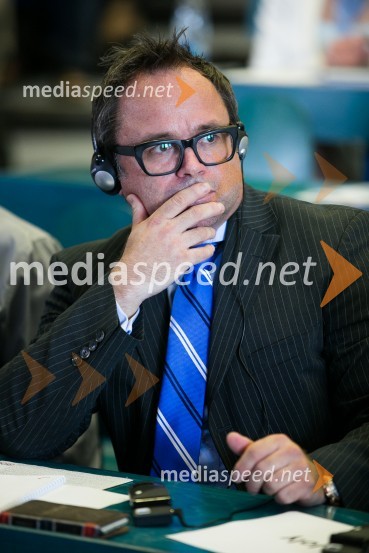  Per Sundbye, PwC, partner, ekspert za forenzične preiskaveZlom bančnega sistema: pogled »nazaj v prihodnost«