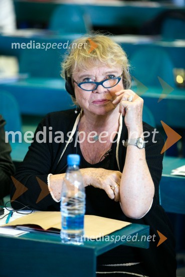 dr. Eva Joly, nekdanja preiskovalna sodnica in svetovalka islandske vlade pri preiskovanju islandskega bančnega sistemaZlom bančnega sistema: pogled »nazaj v prihodnost«