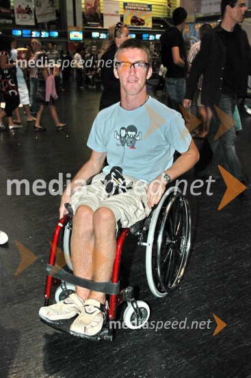 Gal Jakič, smučarski reprezentant v paraskiju in sin Romana JakičaPremiera filma Smrtno nevarno v ljubljanskem Koloseju