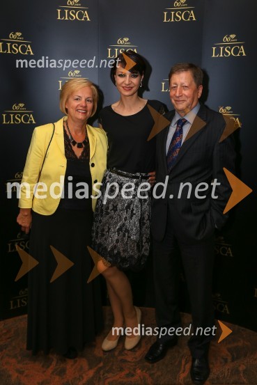  Zlata Glas;  Tamara Busar, vodja projektov v marketingu, Lisca;  Viljem Glas, nekdanji direktor podjetja LiscaLisca, predstavitev kolekcije pomlad poletje 2016