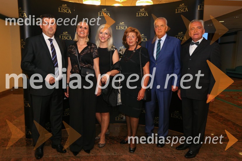  Ivica Ivanković;  Sabina Bećirević, Lisca Sarajevo;  Helena Ivanković;  Mukelefa Muharemović;  Izet Muharemović;  Mehmed Selmanović, direktor Lisca SarajevoLisca, predstavitev kolekcije pomlad poletje 2016