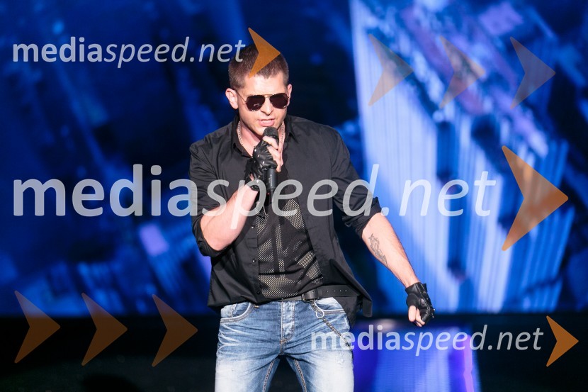  Klemen Bunderla, radijski voditelj, radio AktualLisca, predstavitev kolekcije pomlad poletje 2016