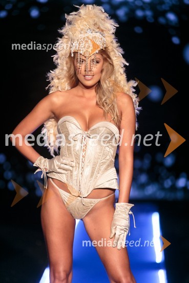  Tina Katanić, manekenka, Kraljica Hrvaške 2006Lisca, predstavitev kolekcije pomlad poletje 2016