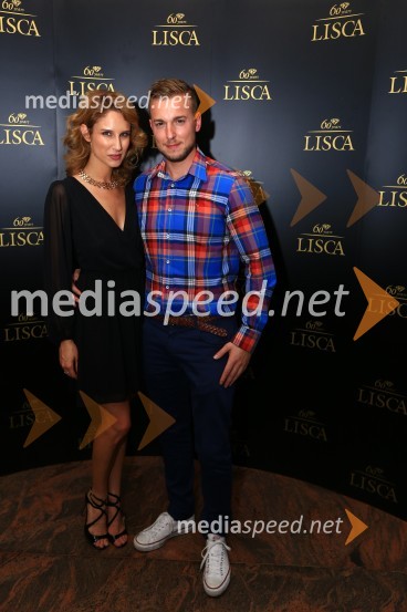  Anamarija Avbelj, manekenka, Miss Universe Slovenije 2008;  Klemen Janežič, direktor WebmamaPRLisca, predstavitev kolekcije pomlad poletje 2016