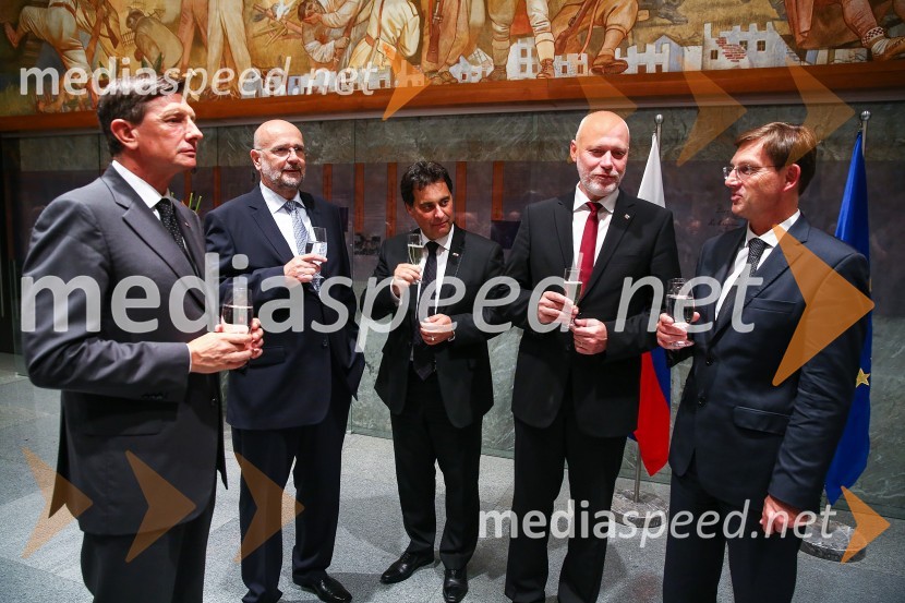  Borut Pahor, predsednik Republike Slovenije;  Branko Masleša, predsednik Vrhovnega sodišča Republike Slovenije;  Mitja Bervar, predsednik Državnega sveta Republike Slovenije; dr. Milan Brglez, predsednik Državnega zbora Republike Slovenije; prof. dr. Miro Cerar, predsednik vlade Republike SlovenijeProslava ob Dnevu državnosti