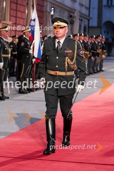  Marko Hlastec, poveljnik, Enota za protokol - Garda Slovenske vojskeProslava ob Dnevu državnosti