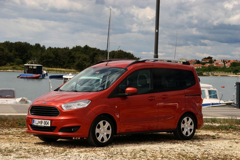 Ford Tourneo Courier 1.0 EcoBoost TitaniumFord Tourneo Courier 1.0 EcoBoost Titanium, mediaspeed test