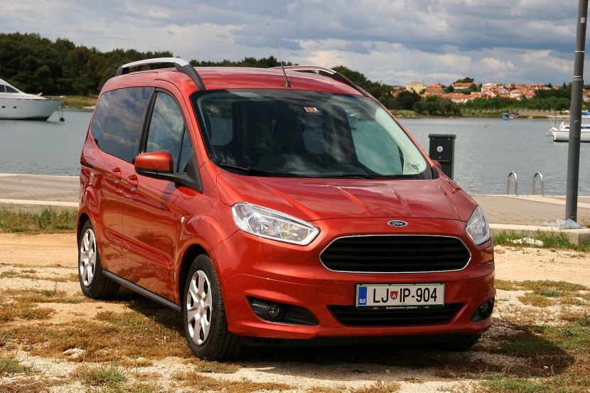 Ford Tourneo Courier 1.0 EcoBoost TitaniumFord Tourneo Courier 1.0 EcoBoost Titanium, mediaspeed test