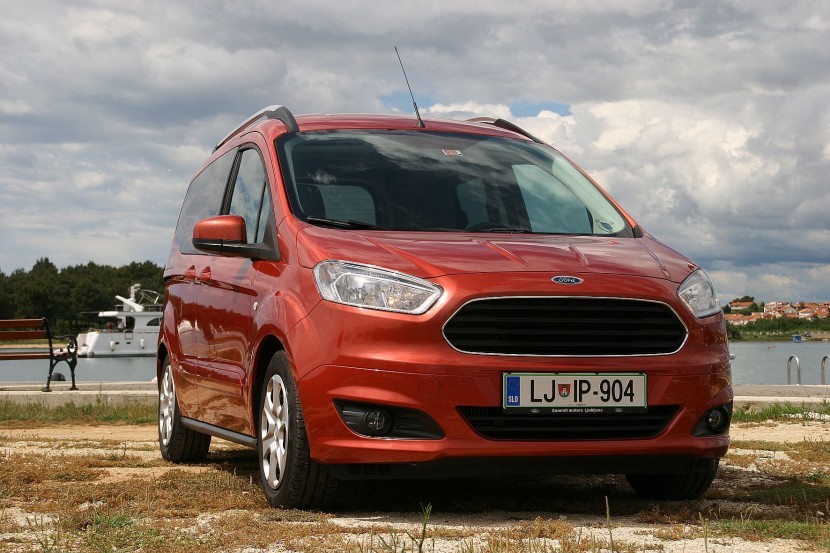 Ford Tourneo Courier 1.0 EcoBoost TitaniumFord Tourneo Courier 1.0 EcoBoost Titanium, mediaspeed test