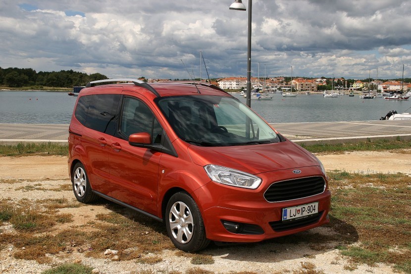 Ford Tourneo Courier 1.0 EcoBoost TitaniumFord Tourneo Courier 1.0 EcoBoost Titanium, mediaspeed test