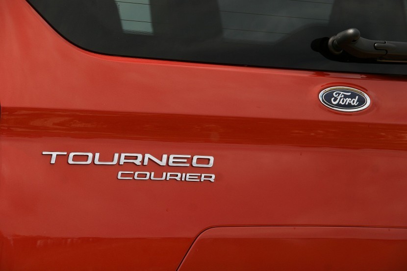 Ford Tourneo Courier 1.0 EcoBoost TitaniumFord Tourneo Courier 1.0 EcoBoost Titanium, mediaspeed test