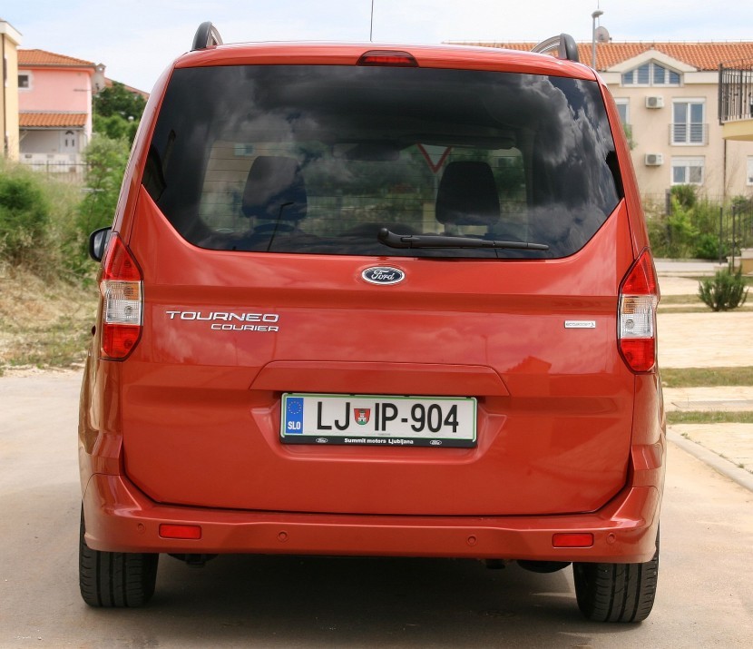 Ford Tourneo Courier 1.0 EcoBoost TitaniumFord Tourneo Courier 1.0 EcoBoost Titanium, mediaspeed test