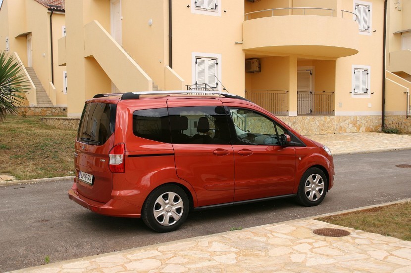 Ford Tourneo Courier 1.0 EcoBoost TitaniumFord Tourneo Courier 1.0 EcoBoost Titanium, mediaspeed test