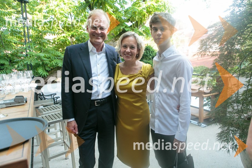  Janez  Škrabec, direktor Riko d.o.o., predsednik Slovensko-ruskega poslovnega sveta, predsednik Lions kluba Ljubljana Iliria;  ... ;  ... Sprejem od Dnevu neodvisnosti Republike Belorusije