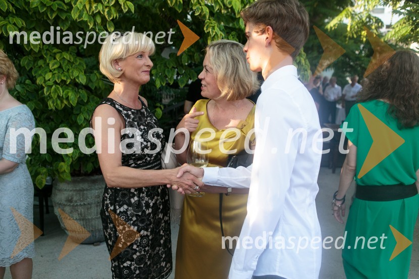  Sonja Poljanšek Škrabec, lastnica Welness centra Sunny;  ... ;  ... Sprejem od Dnevu neodvisnosti Republike Belorusije