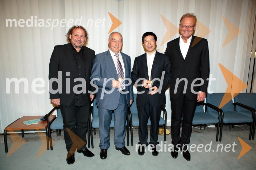  Darko  Brlek, direktor, Festival Ljubljana;  Doku Gapurovič Zavgajev, veleposlanik Ruske federacije v Sloveniji;  Ye Hao, veleposlanik Ljudske republike Kitajske v Sloveniji ;  Janez  Škrabec, direktor Riko d.o.o., predsednik Slovensko-ruskega poslovnega sveta, predsednik Lions kluba Ljubljana IliriaRomeo in Julija, Balet in orkester Mariinskega gledališča