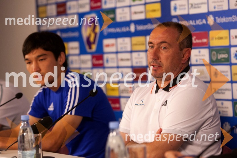  Stanimir Stoilov, trener, FC AstanaNK Maribor - FC Astana, novinarska konferenca pred tekmo