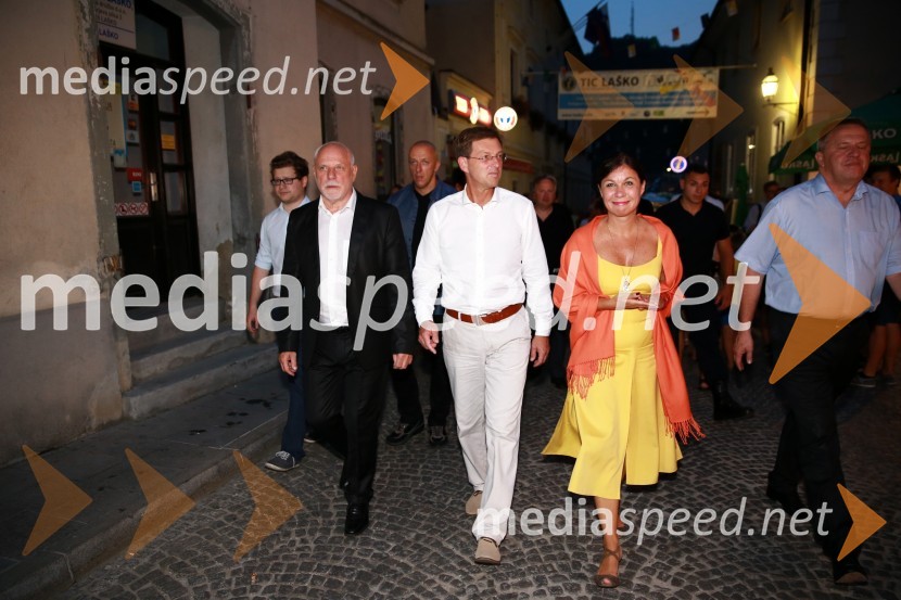  Horst Hafner, namestnik generalnega sekretarja SMC; prof. dr. Miro Cerar, predsednik vlade Republike Slovenije;  Vesna ArnšekPivo in cvetje 2015, otvoritev, VIP dogajanje